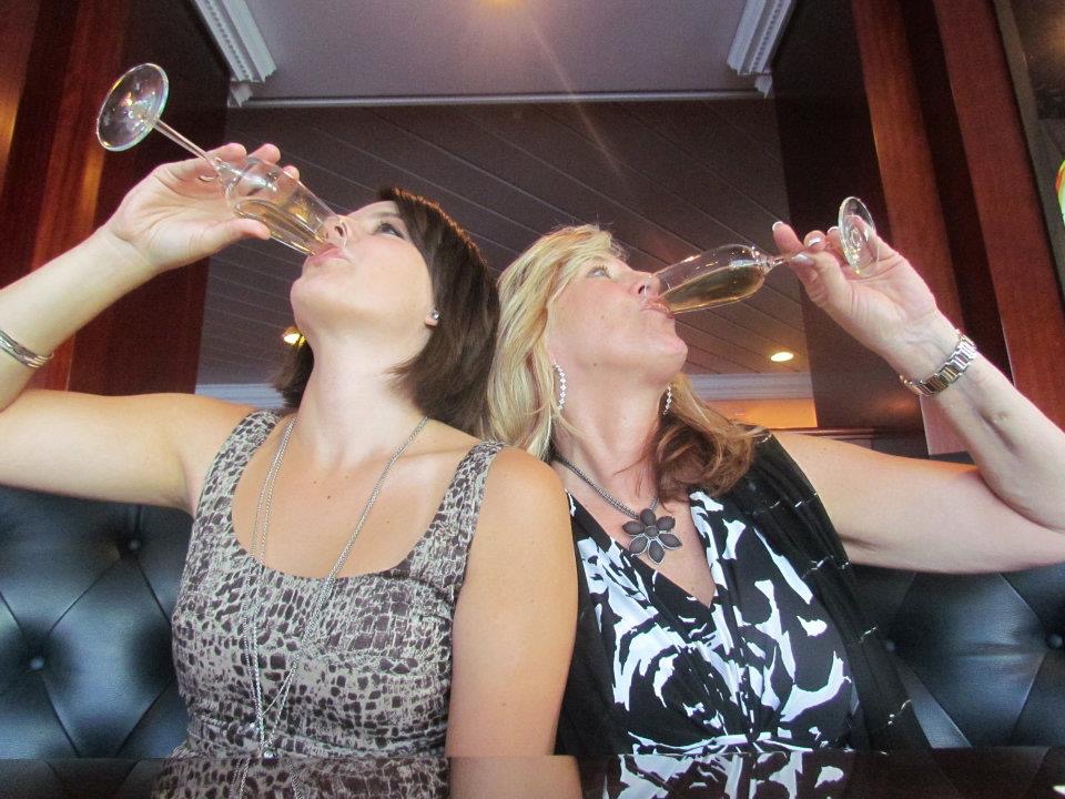 317819_687555591006_565915614_n