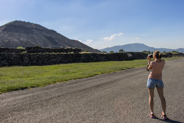 Walking towards the Pyramid of the Sun. 