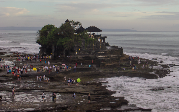 Crowds at Tanah Lot. 